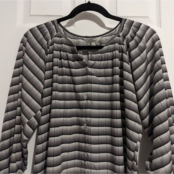 Tucker The Classic Blouse Gray Area in Silk Cotton Plaid Motif Striped Smock - Picture 2 of 9